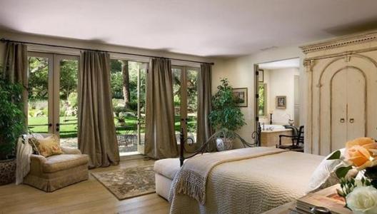 卧室植物.jpg 卧室植物.jpg